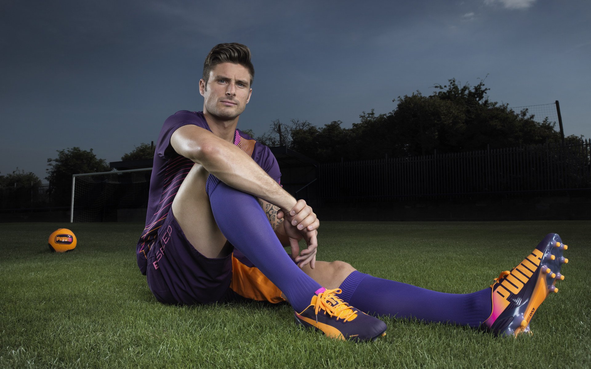 哈兰德助攻福登,曼城在欧冠小组赛中保持不败,哈兰德穿曼城球衣