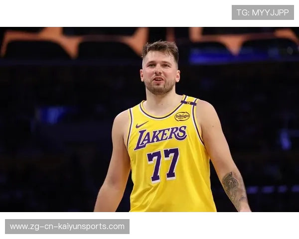 湖人崩盘！艾顿29+2斯玛特生气，东契奇三主力缺席，湖人替补立功