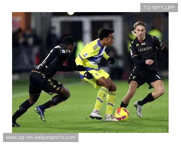 尤文图斯—迪巴拉禁区外远射直入网窝